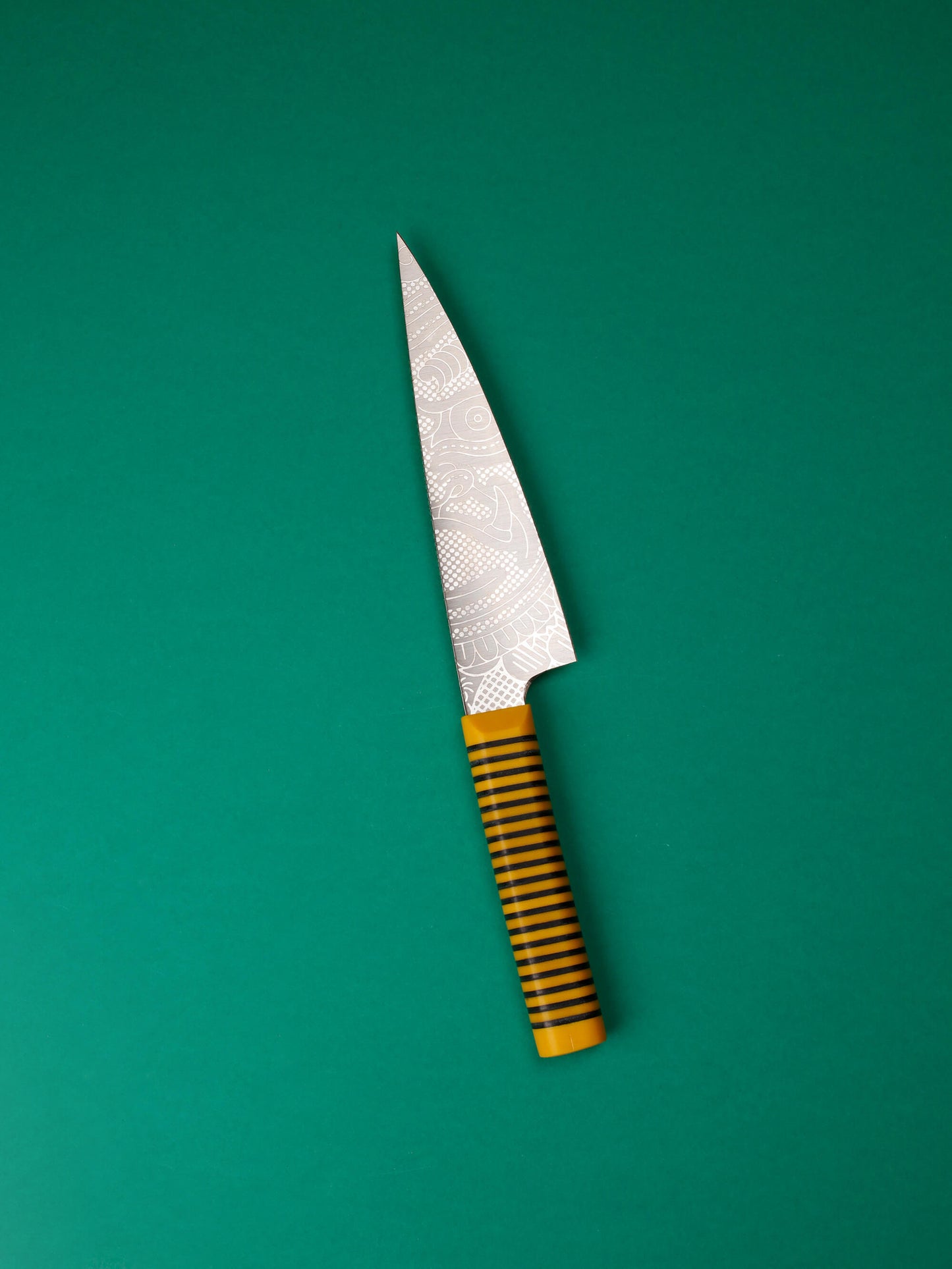 This nimble knife sits between chef and paring. It's ideal for slicing, trimming, and precise prep. Balanced and sharp, Handcrafted in Barcelona.