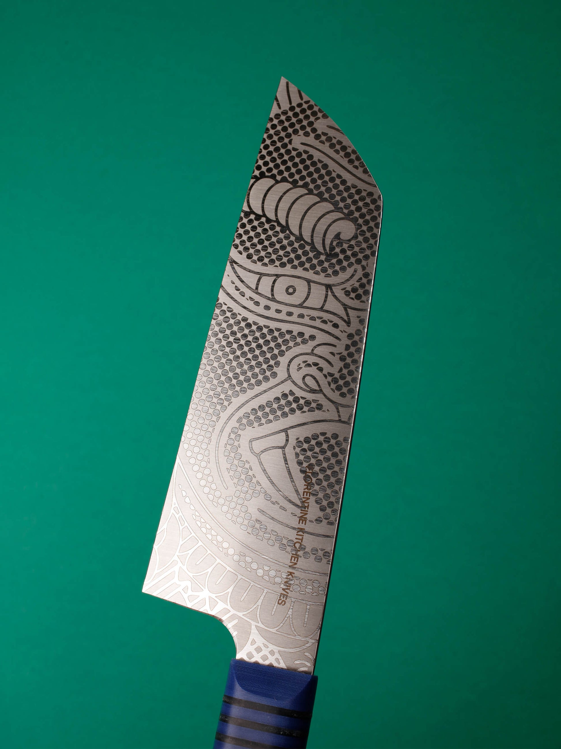 Powerful and precise, this wide-blade chopper tackles dense veg and herbs. Handcrafted in Barcelona, it delivers sharpness, control, and heft.
