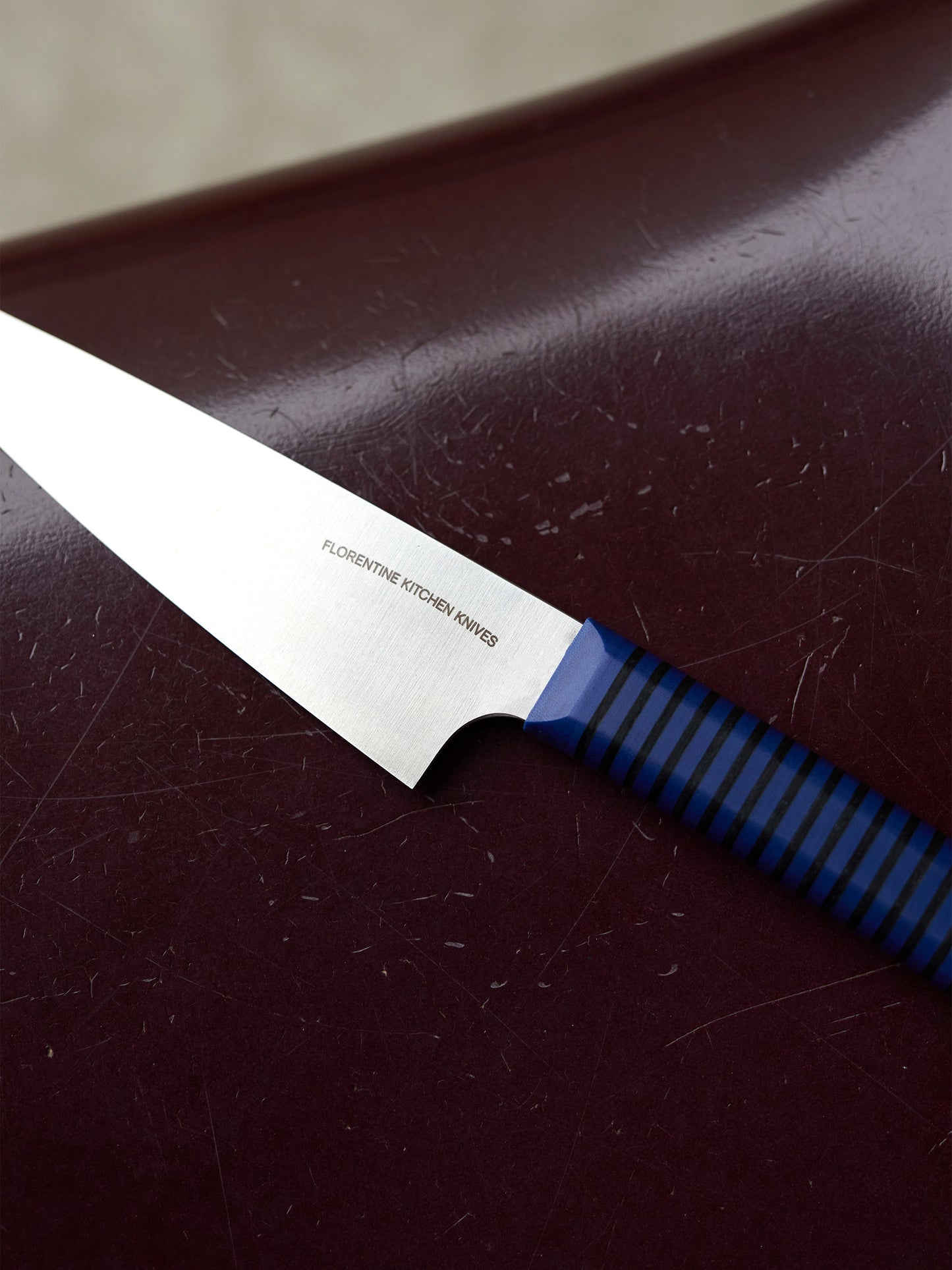 This nimble knife sits between chef and paring. It's ideal for slicing, trimming, and precise prep. Balanced and sharp, Handcrafted in Barcelona.