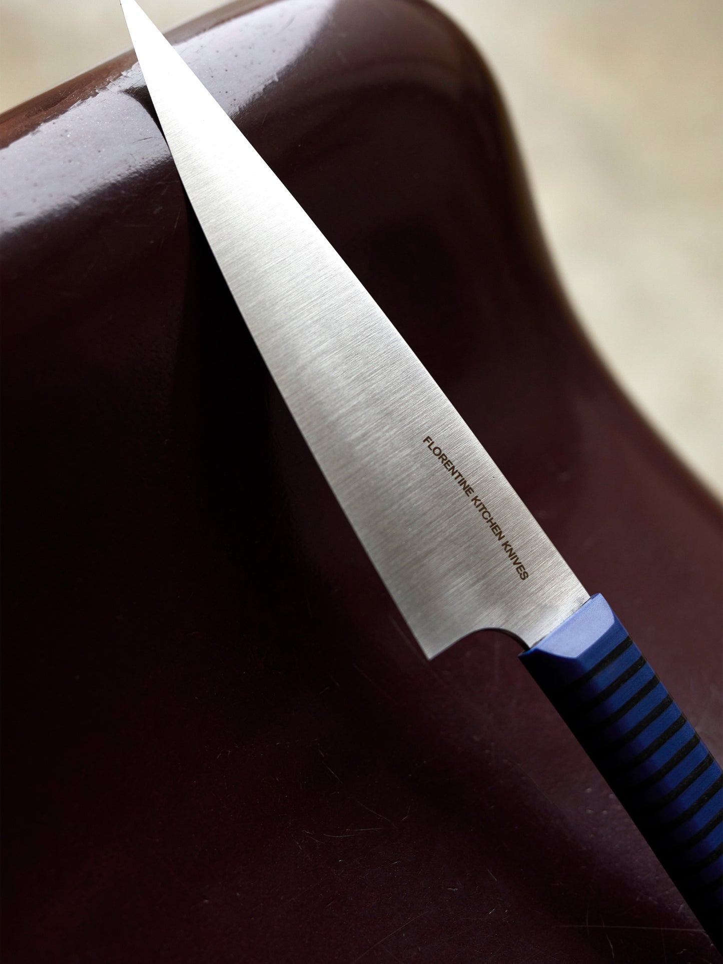This nimble knife sits between chef and paring. It's ideal for slicing, trimming, and precise prep. Balanced and sharp, Handcrafted in Barcelona.