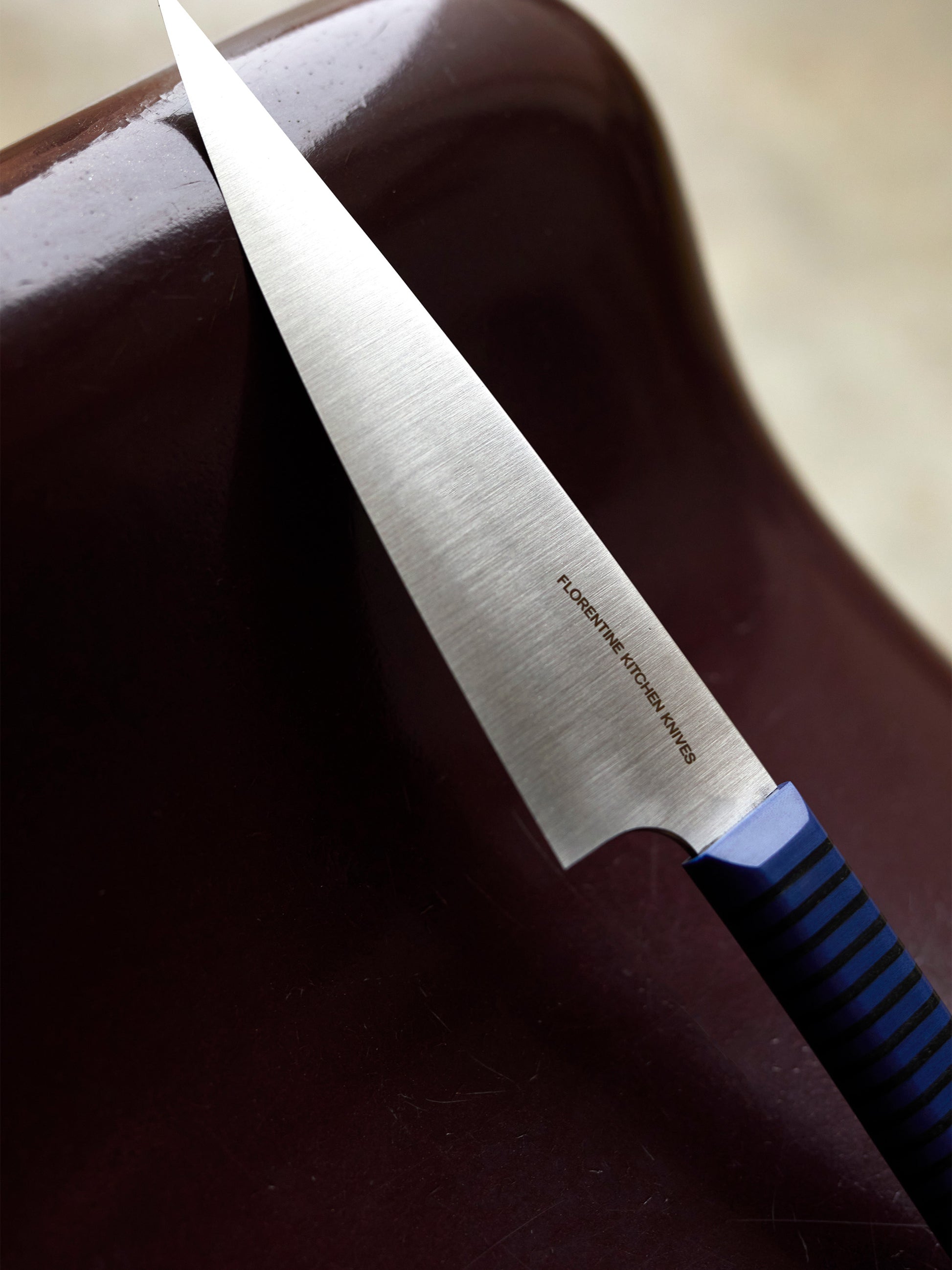 This nimble knife sits between chef and paring. It's ideal for slicing, trimming, and precise prep. Balanced and sharp, Handcrafted in Barcelona.