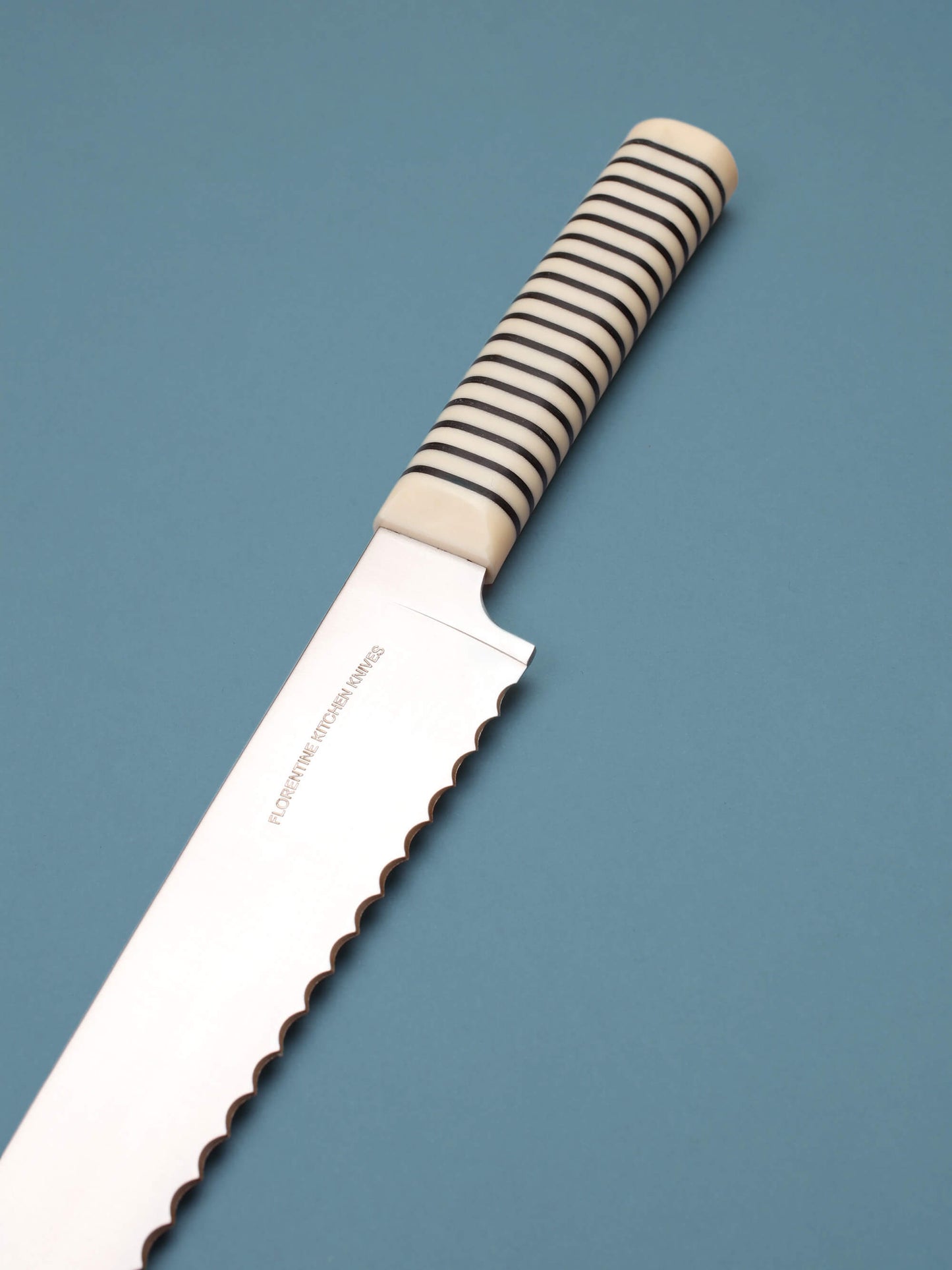 Bread Knife (Black/Ivory)