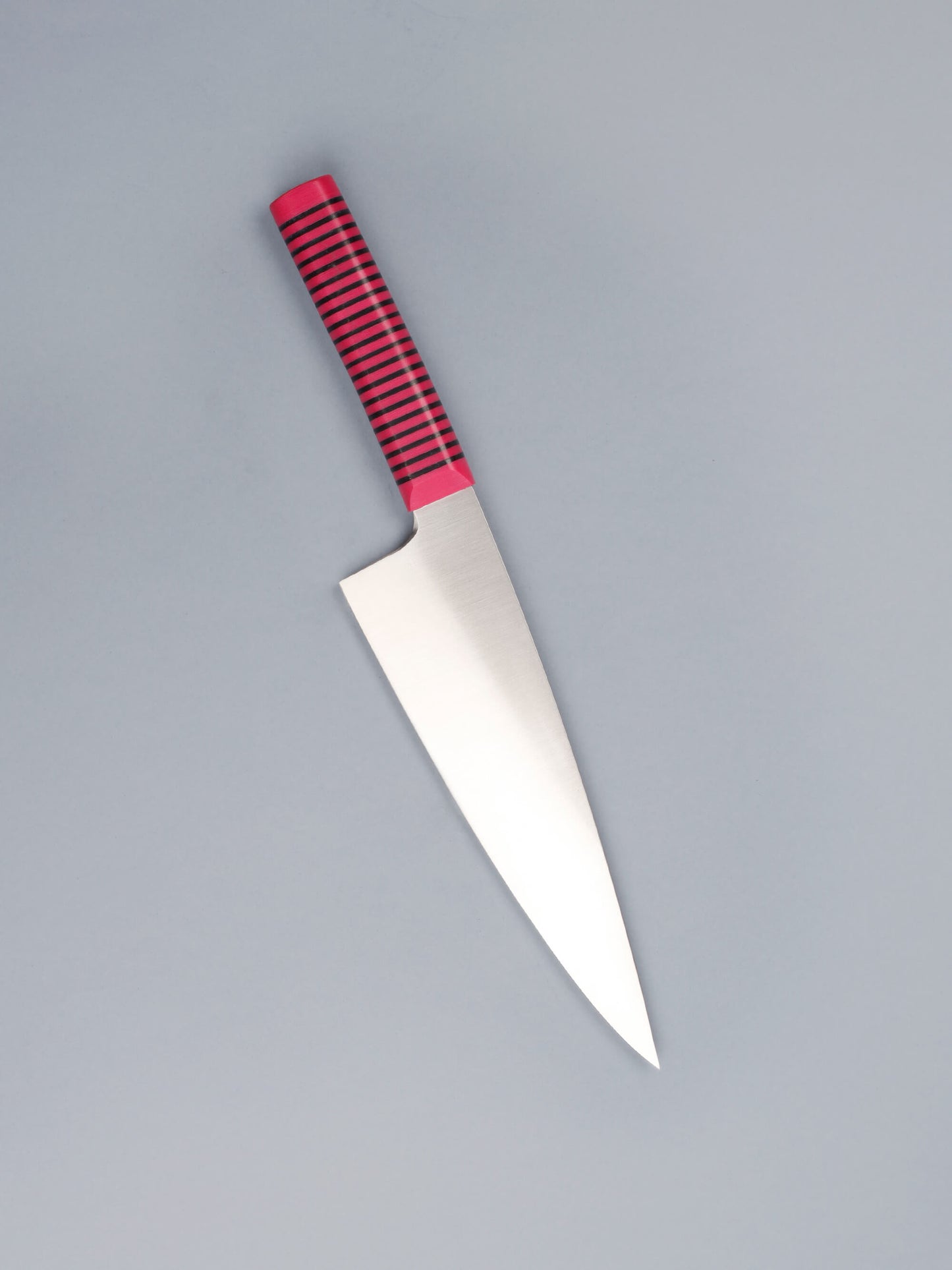Handcrafted in Barcelona, this chef knife blends high-carbon steel and stacked handle for balance, control, and precision. Perfect for daily prep.