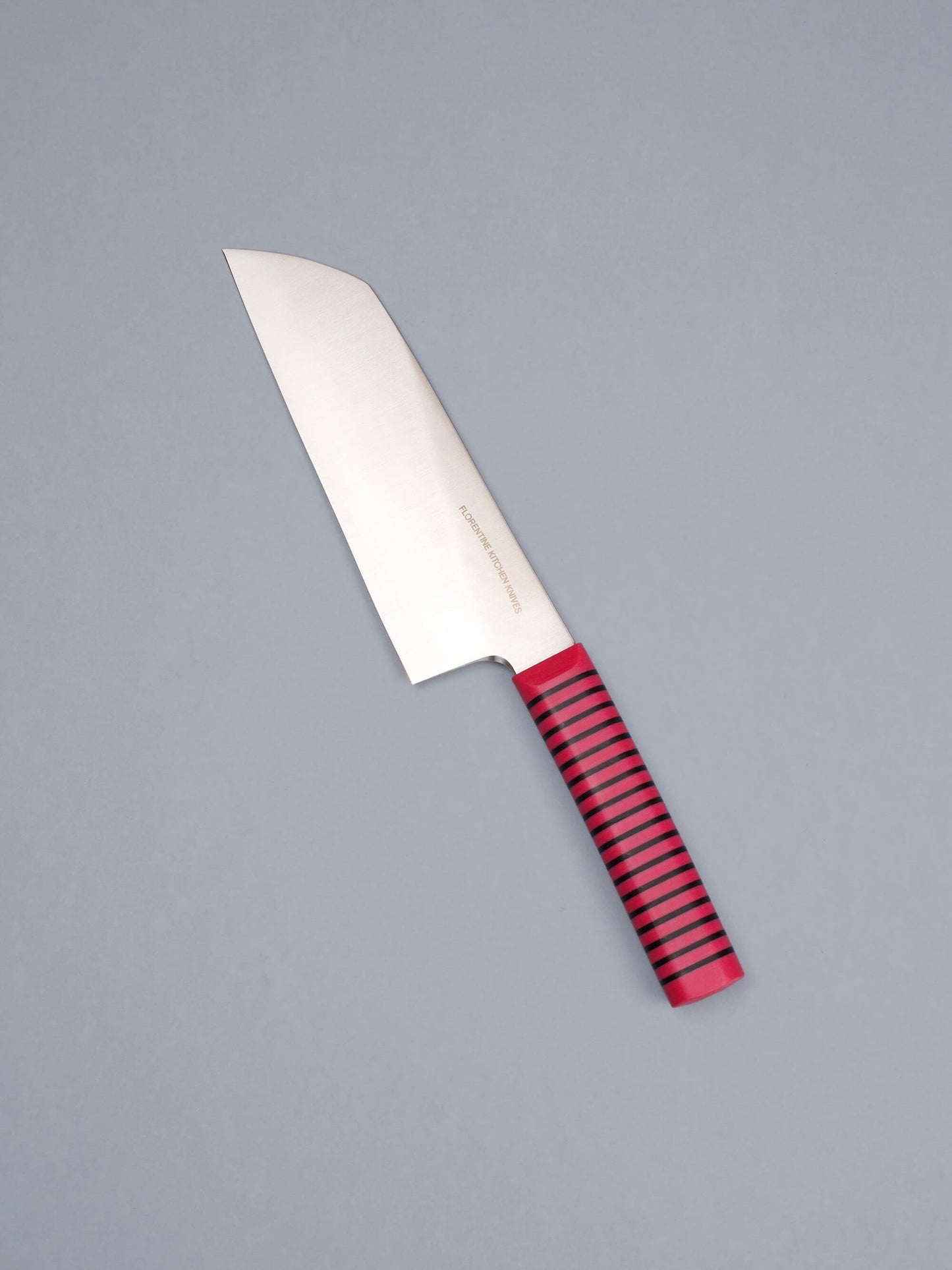 Powerful and precise, this wide-blade chopper tackles dense veg and herbs. Handcrafted in Barcelona, it delivers sharpness, control, and heft.