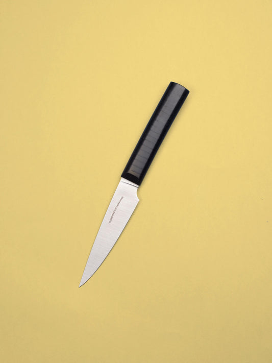A compact knife for peeling and detail work. Made in Barcelona with high-carbon steel and stacked handles. Sharp, precise, and built to last.