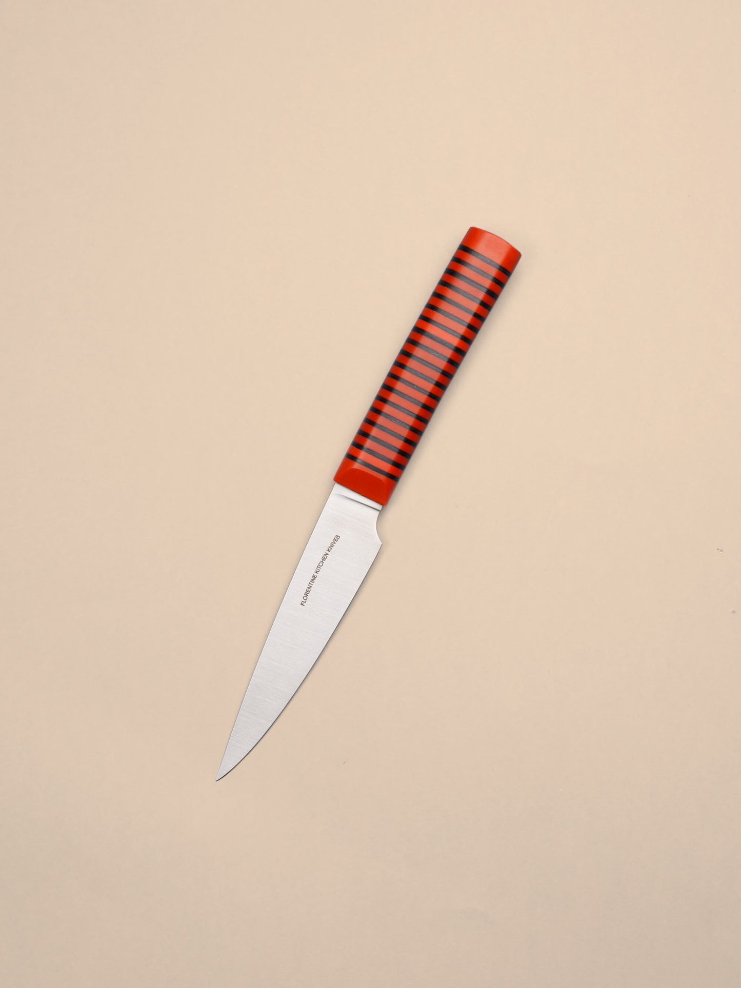 A compact knife for peeling and detail work. Made in Barcelona with high-carbon steel and stacked handles. Sharp, precise, and built to last.