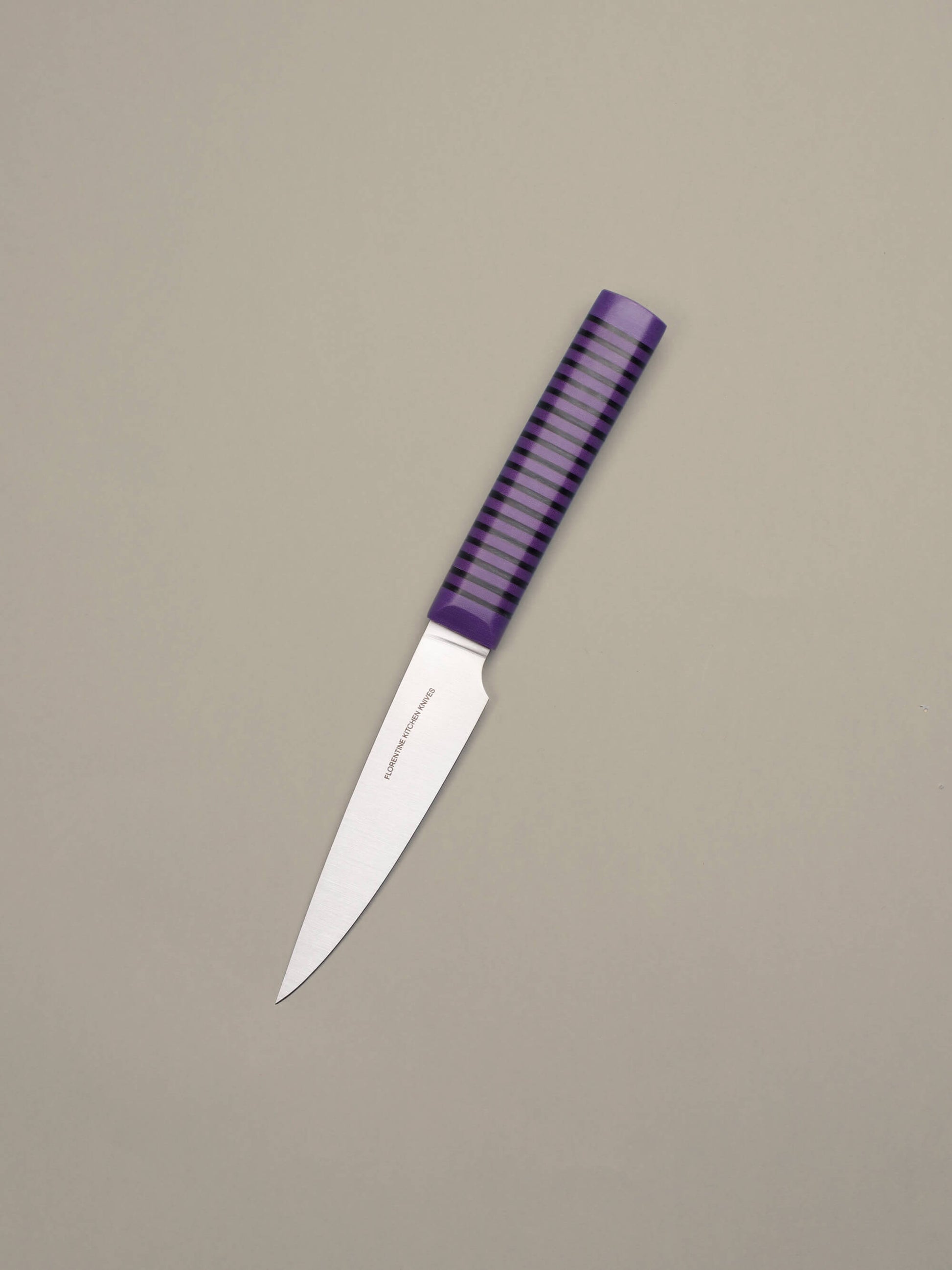 A compact knife for peeling and detail work. Made in Barcelona with high-carbon steel and stacked handles. Sharp, precise, and built to last.