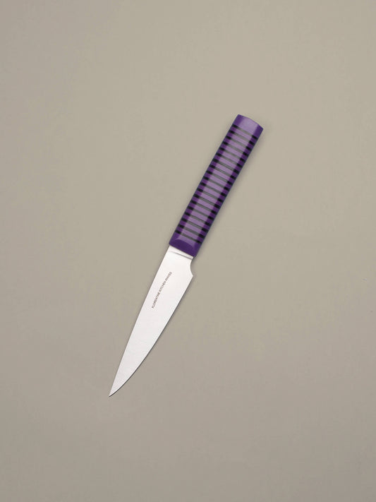 A compact knife for peeling and detail work. Made in Barcelona with high-carbon steel and stacked handles. Sharp, precise, and built to last.