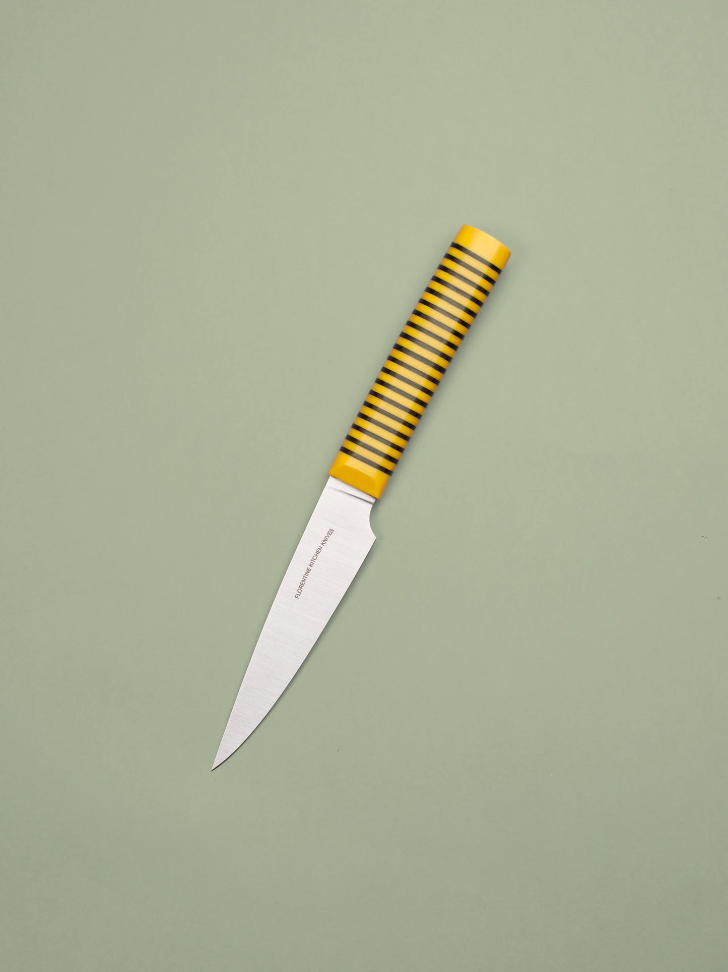A compact knife for peeling and detail work. Made in Barcelona with high-carbon steel and stacked handles. Sharp, precise, and built to last.