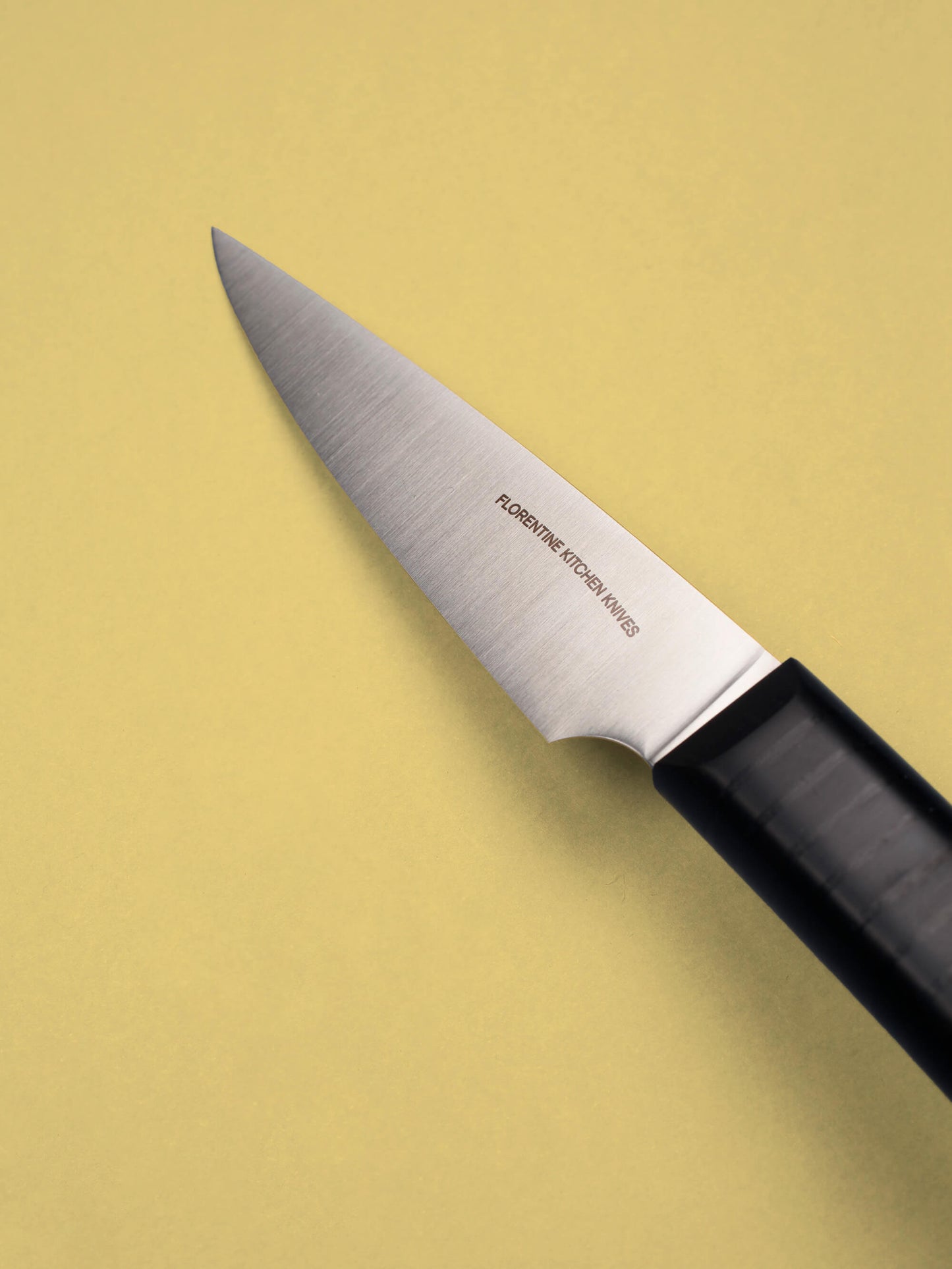 A compact knife for peeling and detail work. Made in Barcelona with high-carbon steel and stacked handles. Sharp, precise, and built to last.
