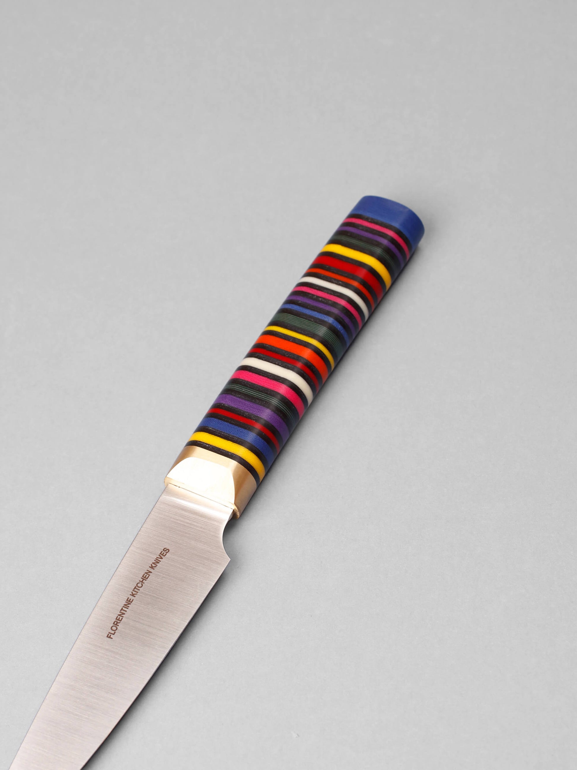 A compact knife for peeling and detail work. Made in Barcelona with high-carbon steel and stacked handles. Sharp, precise, and built to last.