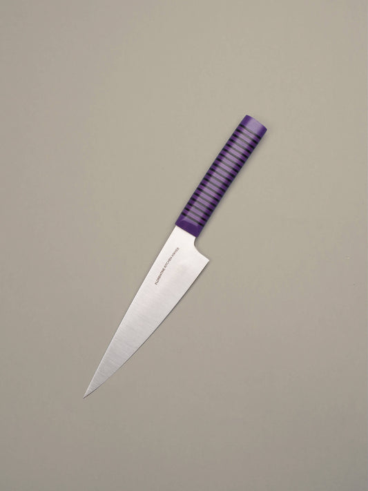This nimble knife sits between chef and paring. It's ideal for slicing, trimming, and precise prep. Balanced and sharp, Handcrafted in Barcelona.