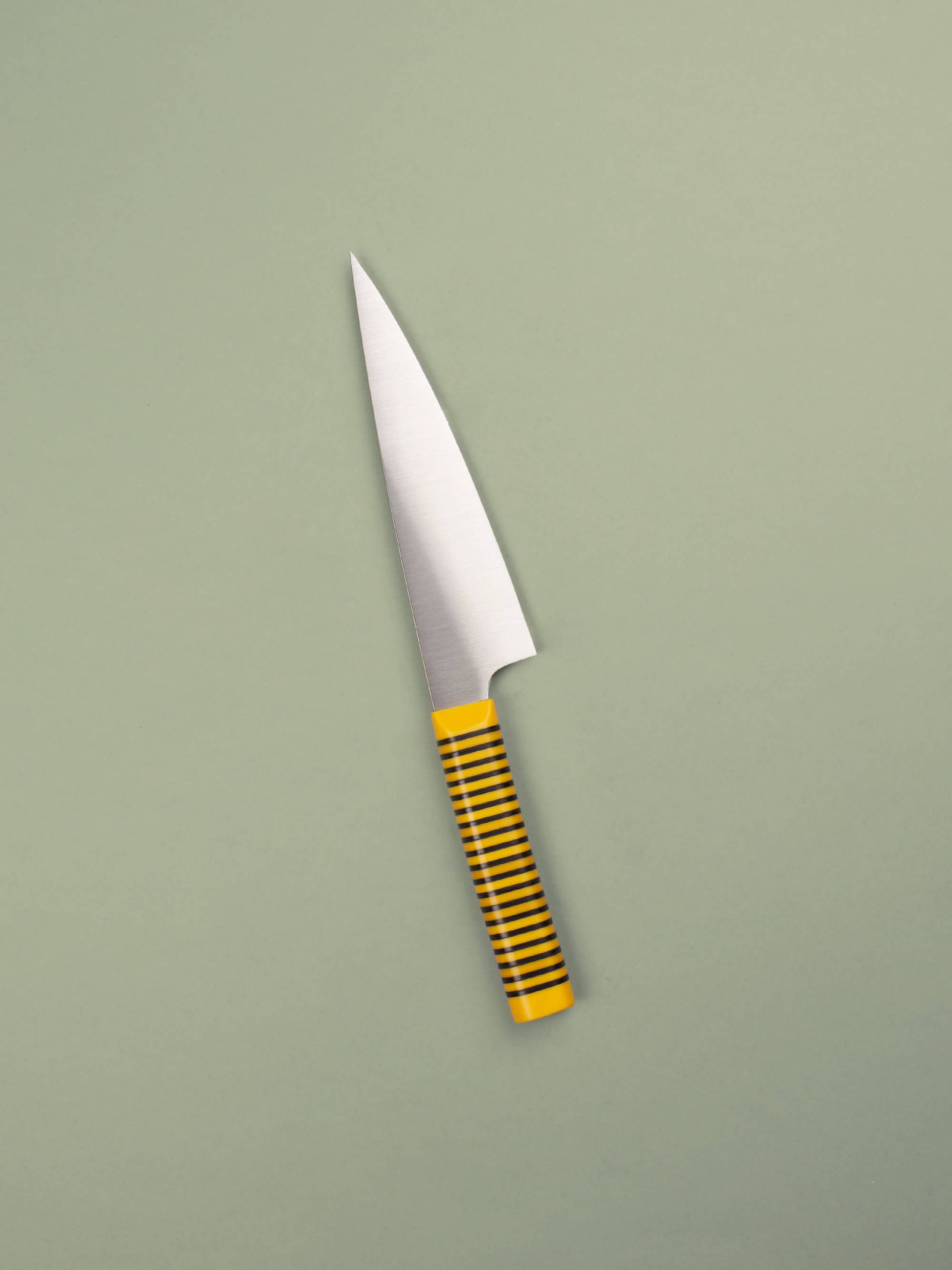 This nimble knife sits between chef and paring. It's ideal for slicing, trimming, and precise prep. Balanced and sharp, Handcrafted in Barcelona.