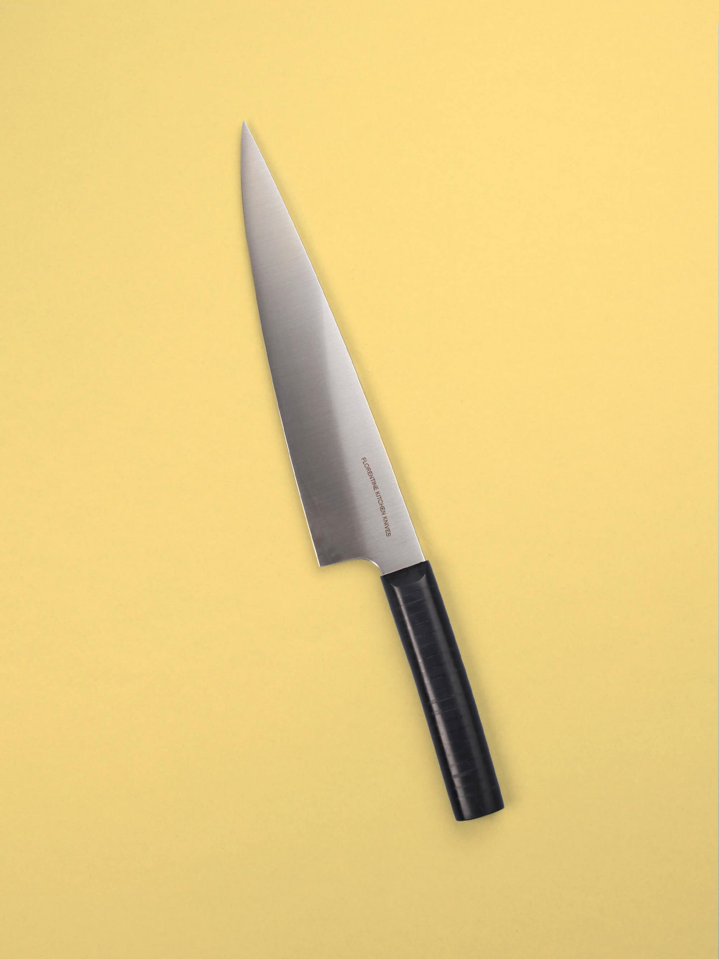 A refined tool for everyday tasks, made in Barcelona with high-carbon steel and Florentine’s signature handle. Sharp, balanced and precise.