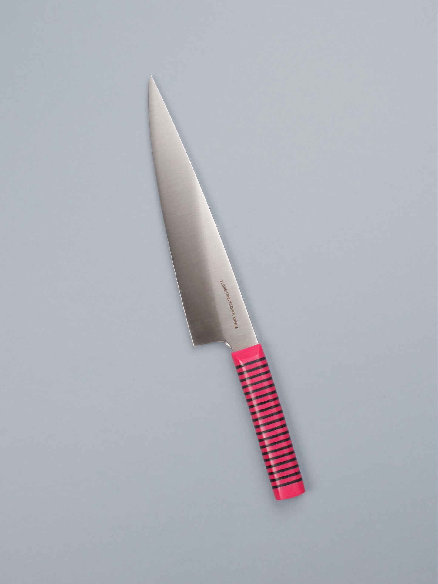 A refined tool for everyday tasks, made in Barcelona with high-carbon steel and Florentine’s signature handle. Sharp, balanced and precise.
