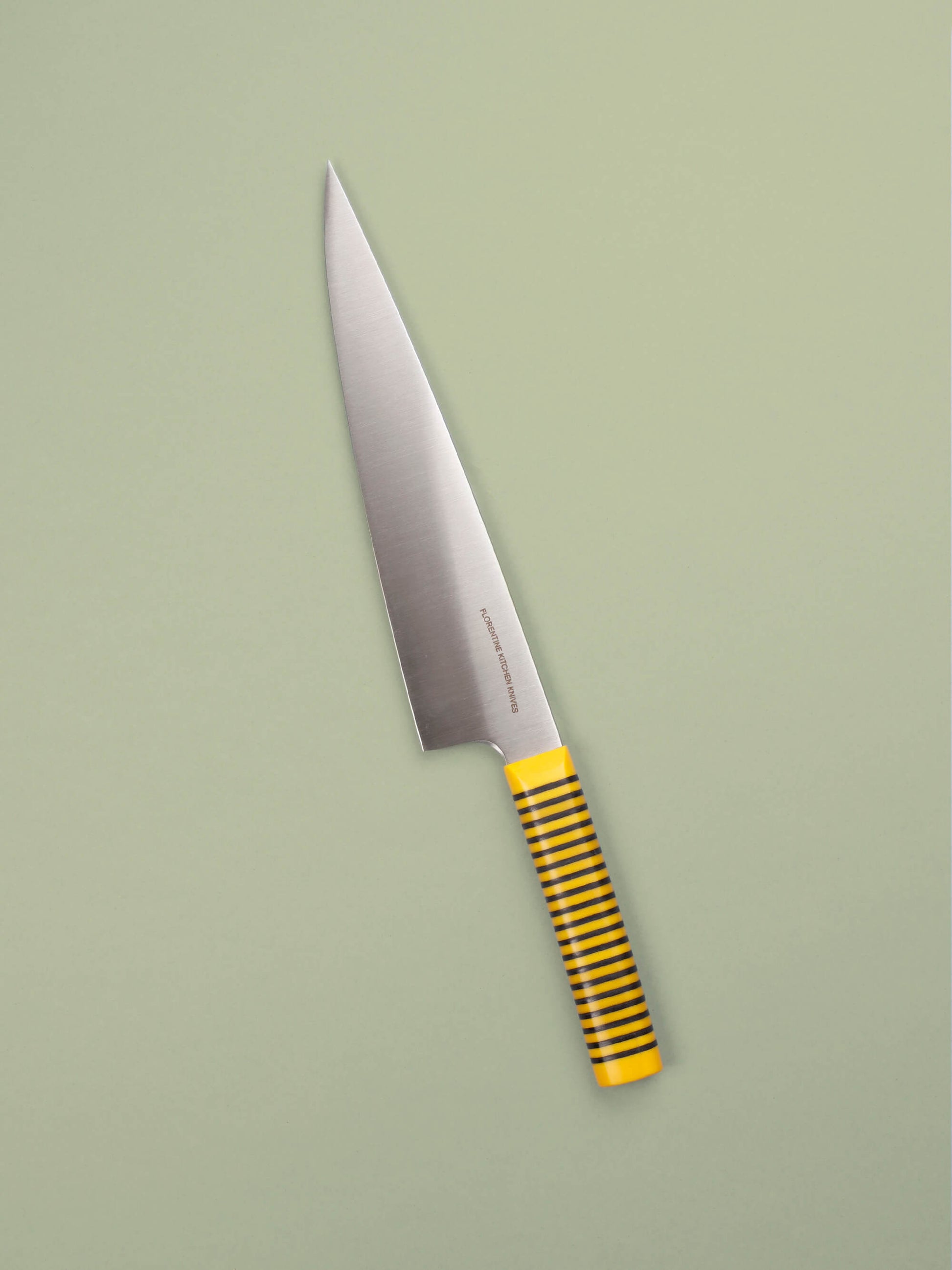 A refined tool for everyday tasks, made in Barcelona with high-carbon steel and Florentine’s signature handle. Sharp, balanced and precise.