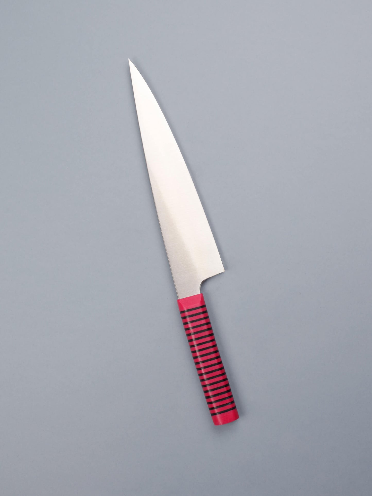 A refined tool for everyday tasks, made in Barcelona with high-carbon steel and Florentine’s signature handle. Sharp, balanced and precise.